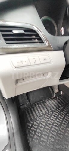 Hyundai Sonata-18