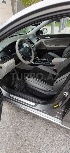 Hyundai Sonata-14