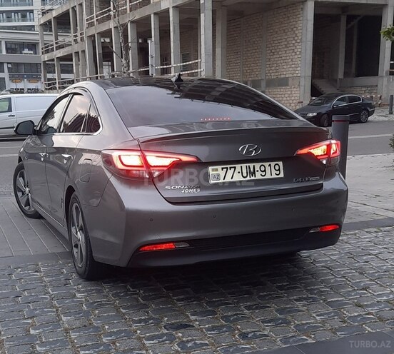 Hyundai Sonata-6