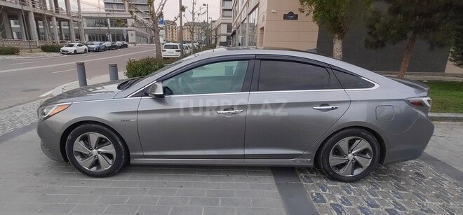 Hyundai Sonata-11