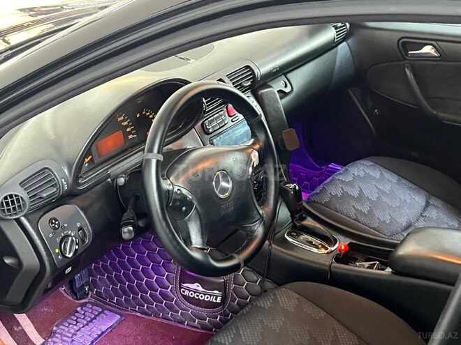 Mercedes C 240-39