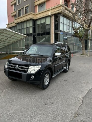 Mitsubishi Pajero-2