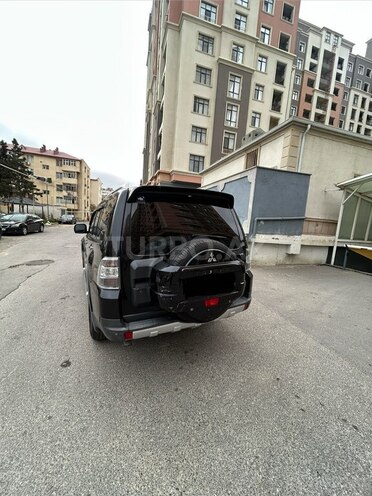 Mitsubishi Pajero-10