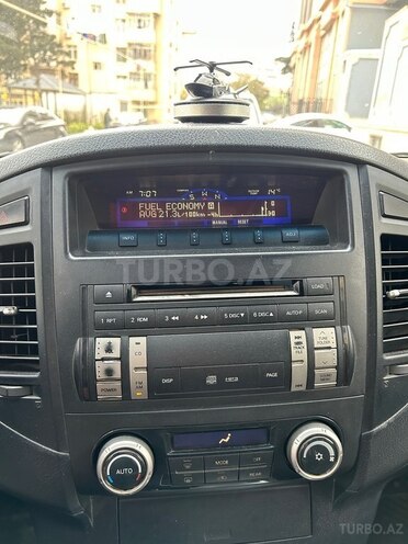 Mitsubishi Pajero-15