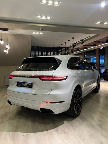 Porsche Cayenne-7