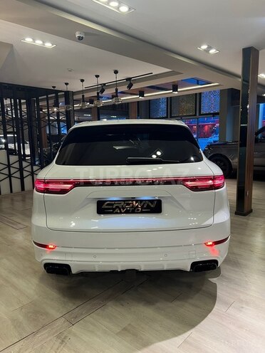 Porsche Cayenne-5
