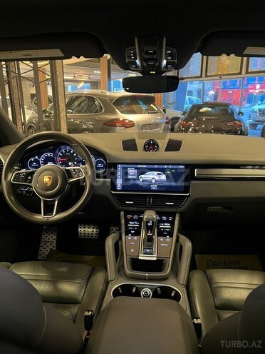 Porsche Cayenne-8