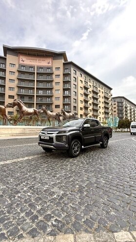 Mitsubishi L200-3
