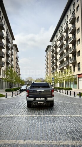 Mitsubishi L200-8