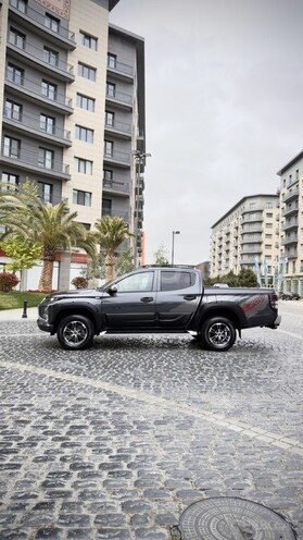 Mitsubishi L200-6
