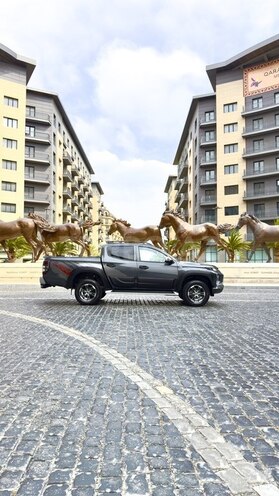 Mitsubishi L200-5