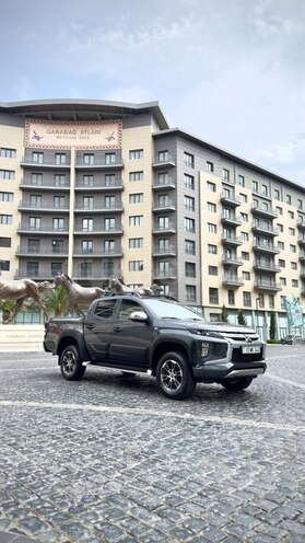Mitsubishi L200-4