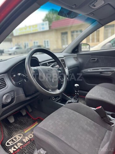 Kia Rio-2