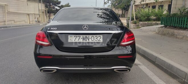 Mercedes E 300-8