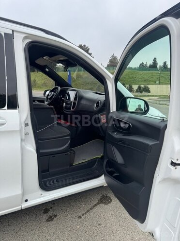 Mercedes V 250-8