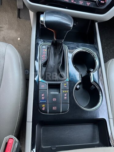 Kia Carnival 2018, 225,900 km - 2.2 l - Bakı