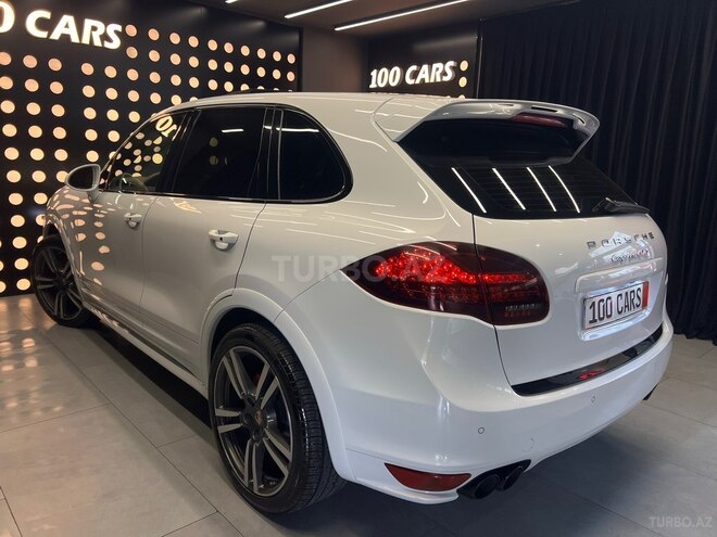 Porsche Cayenne GTS-6