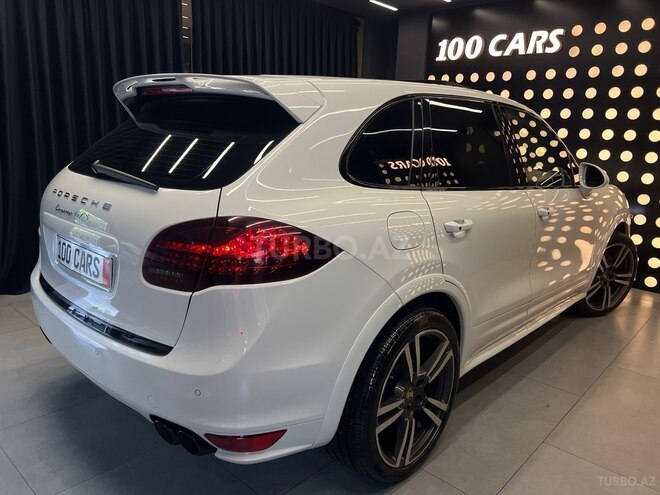 Porsche Cayenne GTS-4