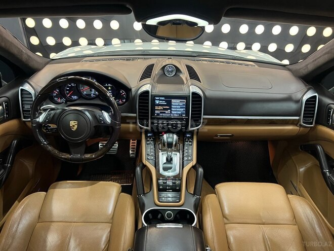 Porsche Cayenne GTS-15