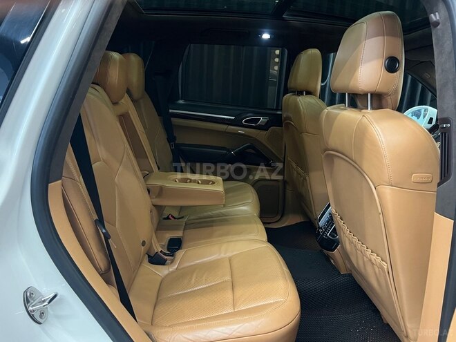 Porsche Cayenne GTS-9
