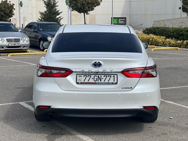 Toyota Camry-5