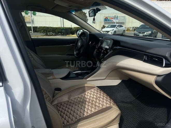 Toyota Camry-12
