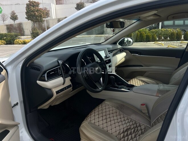 Toyota Camry-11