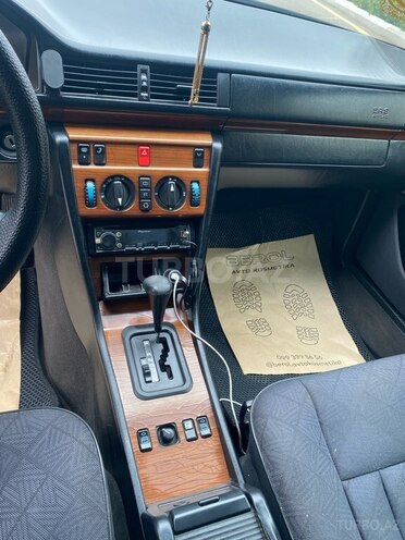 Mercedes E 220-8