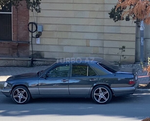 Mercedes E 220-6