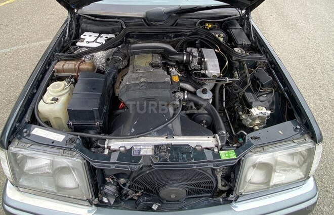 Mercedes E 220-13