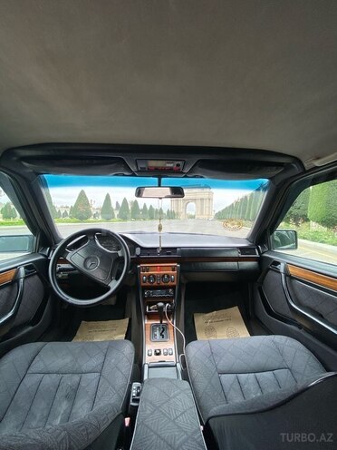 Mercedes E 220-7