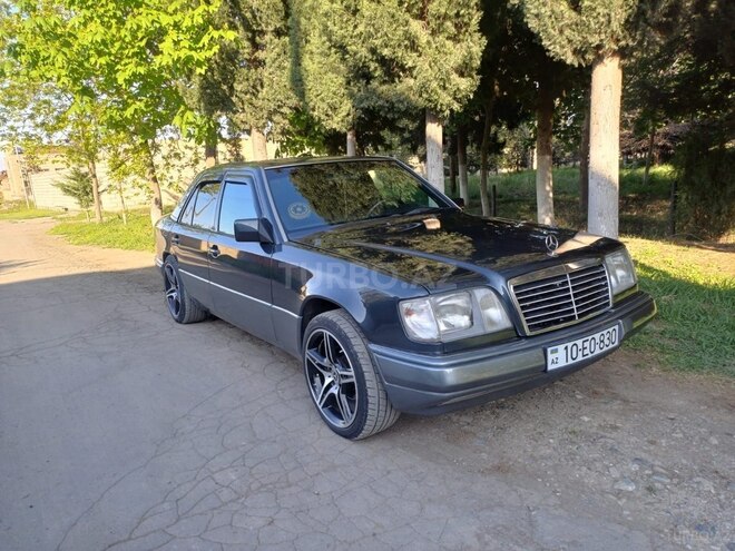 Mercedes E 220-4