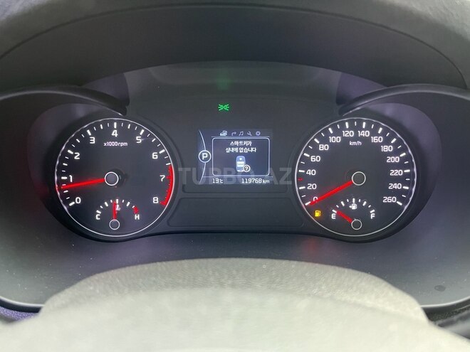 Kia K5-4
