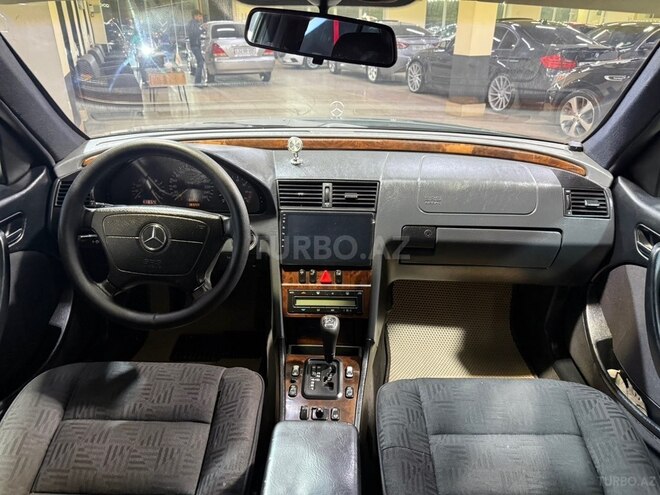 Mercedes C 240-11