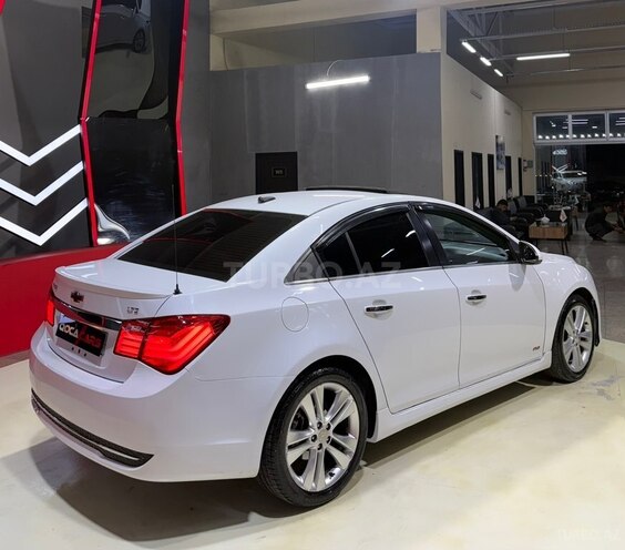Chevrolet Cruze-12