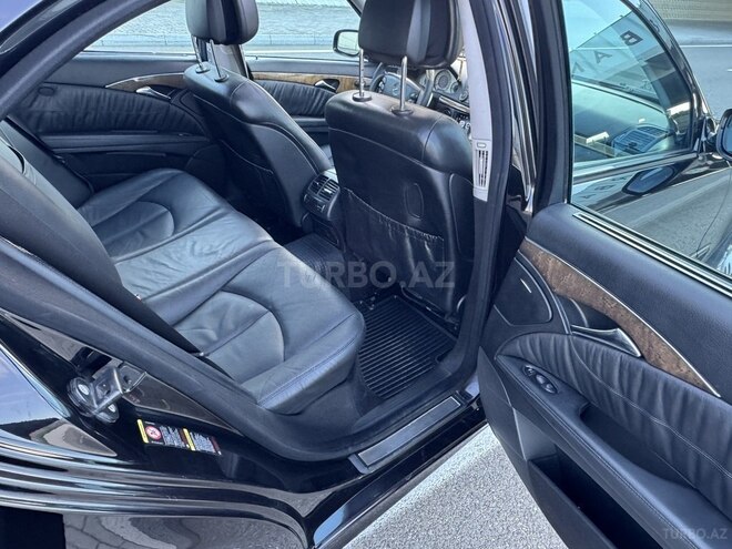 Mercedes E 350-11