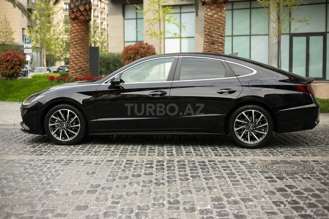 Hyundai Sonata-12