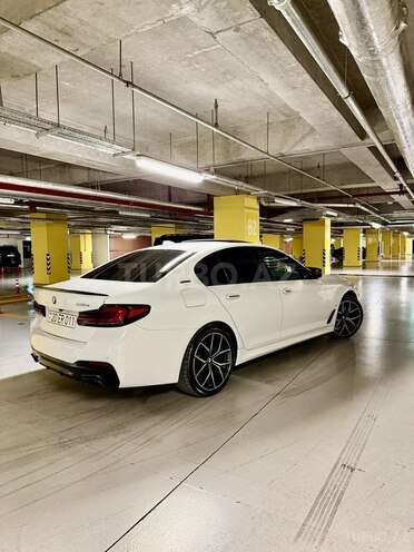 BMW 530e-10