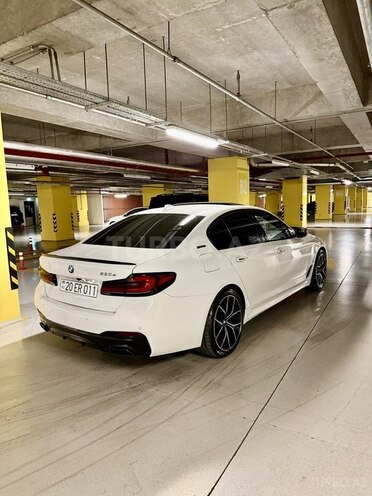 BMW 530e-8