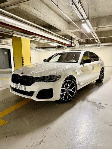 BMW 530e-3