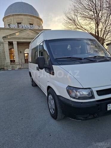 Ford Transit-11