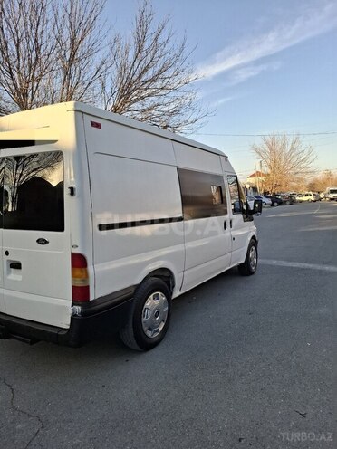 Ford Transit-13