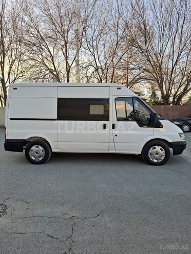 Ford Transit-14