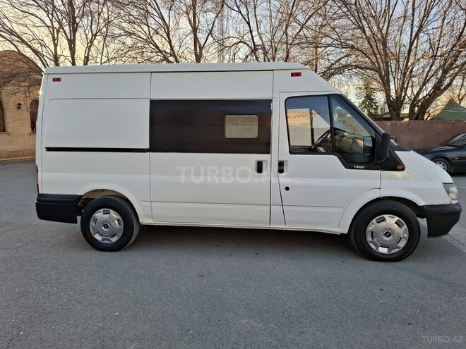 Ford Transit-15