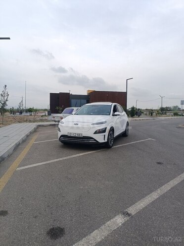 Hyundai Kona Electric-18
