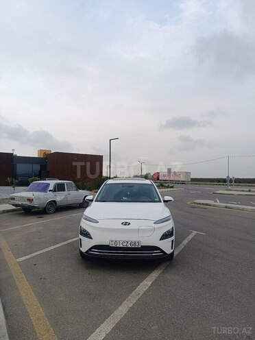 Hyundai Kona Electric-17
