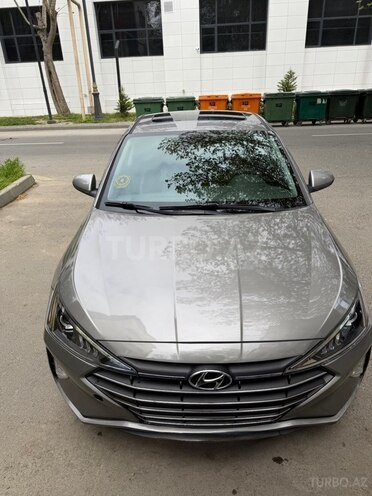 Hyundai Elantra-2