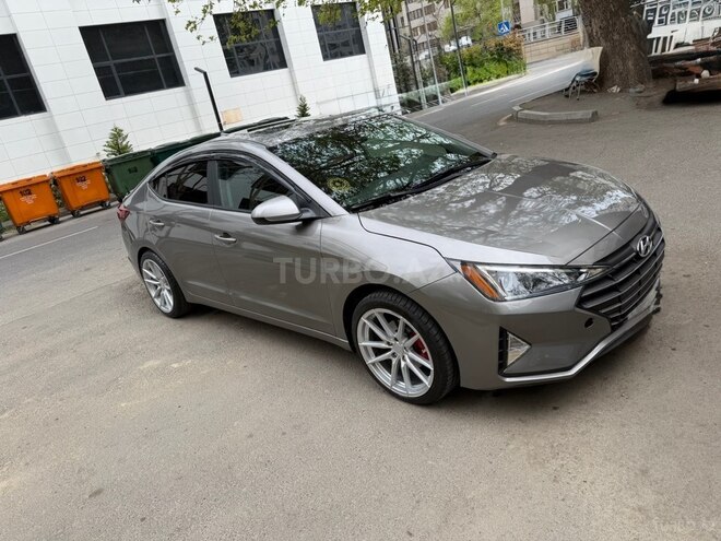 Hyundai Elantra-5
