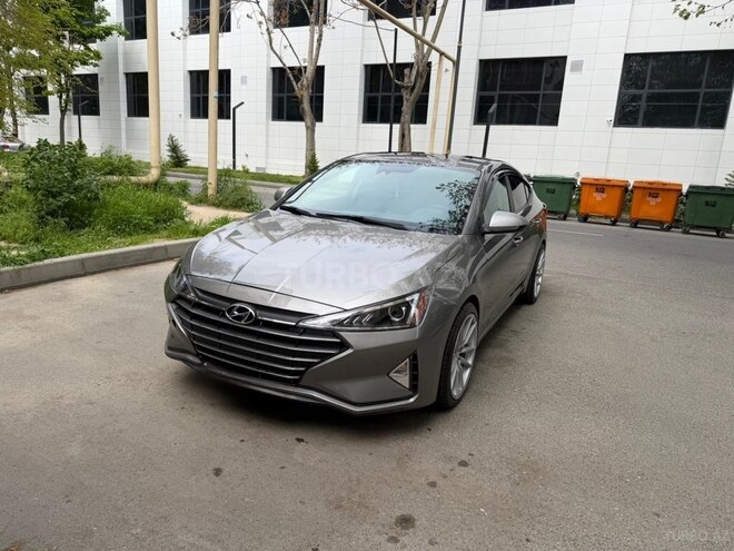 Hyundai Elantra-1