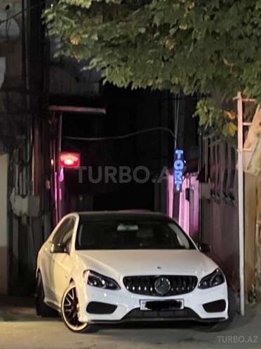 Mercedes E 200-2